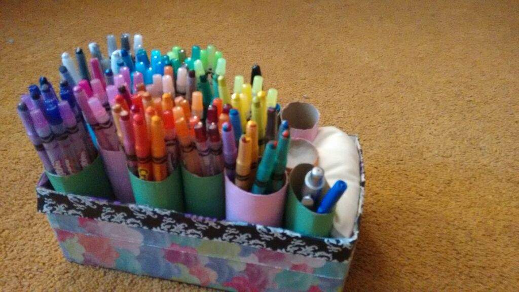 Diy Colored Pencils Holder | Crafty Amino