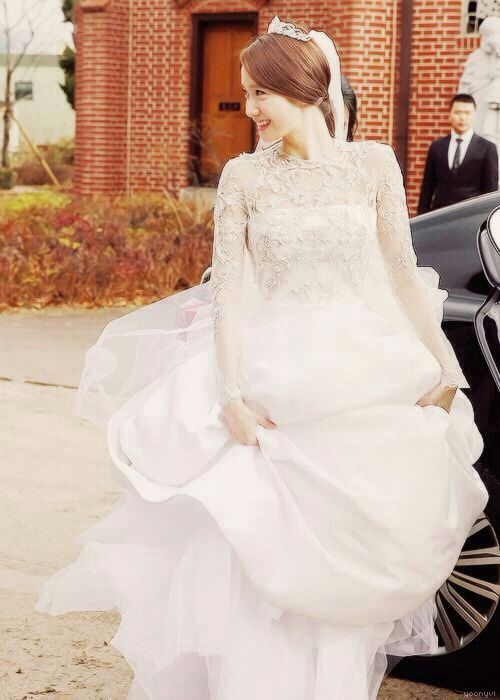 yoona wedding dress