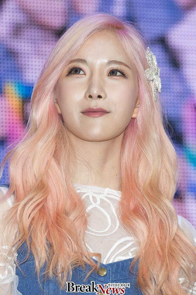 Female idols who rocked pink hair | K-Pop Amino