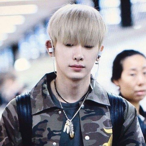 WONHO IS BLONDE!!!!!!!!!!!!! | K-Pop Amino