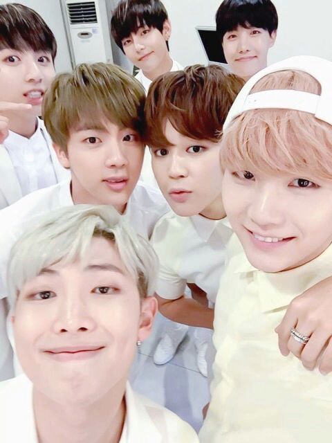 Bts Selfies | •K-Pop• Amino