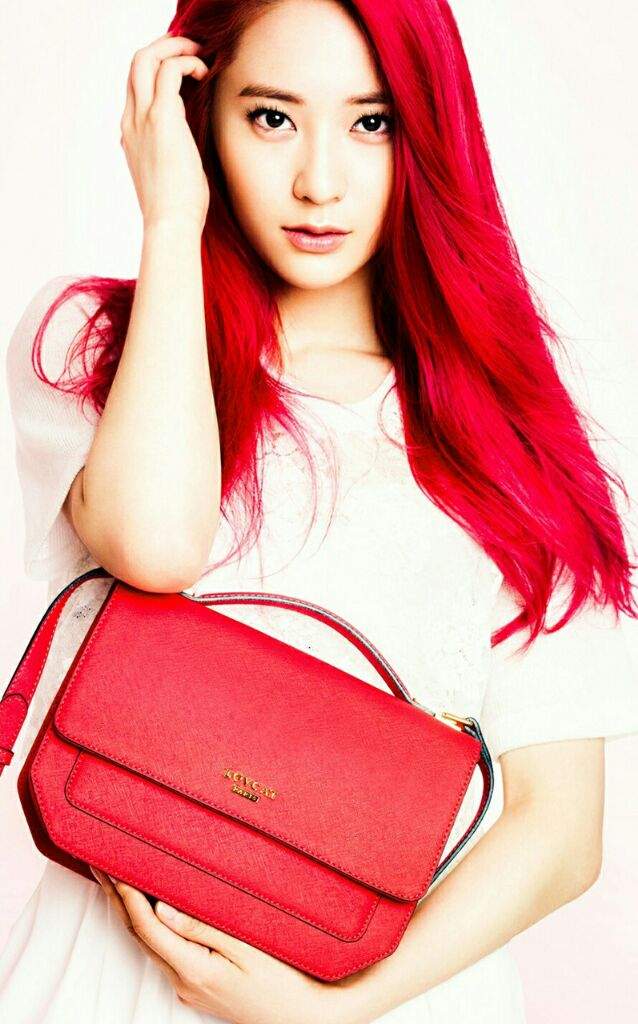 Which hair color do you prefer on Krystal Jung? 