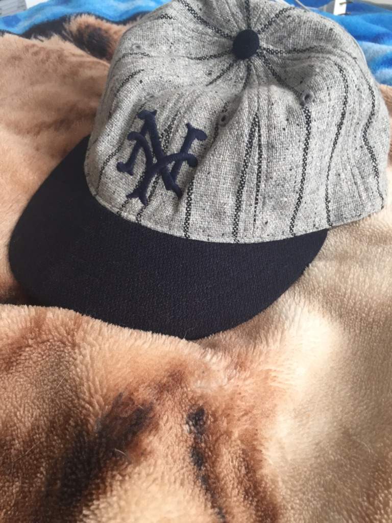 short round yankees hat