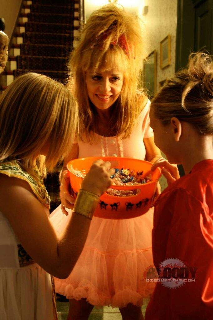 Linnea Quigley Wiki Horror Amino