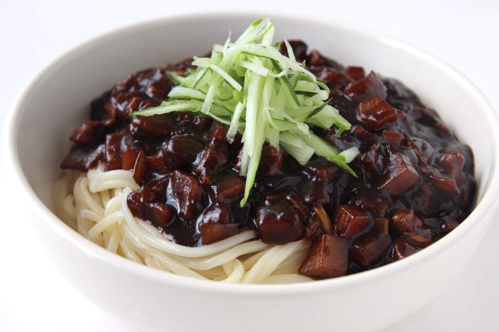 Jajangmyeon | Food Amino