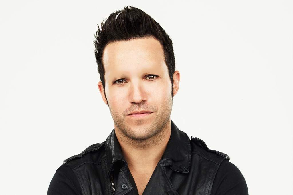 Pete Wentz without eyebrows | Pop Punk Amino