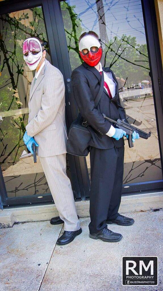Wolf and Hoxton from Payday | Cosplay Amino