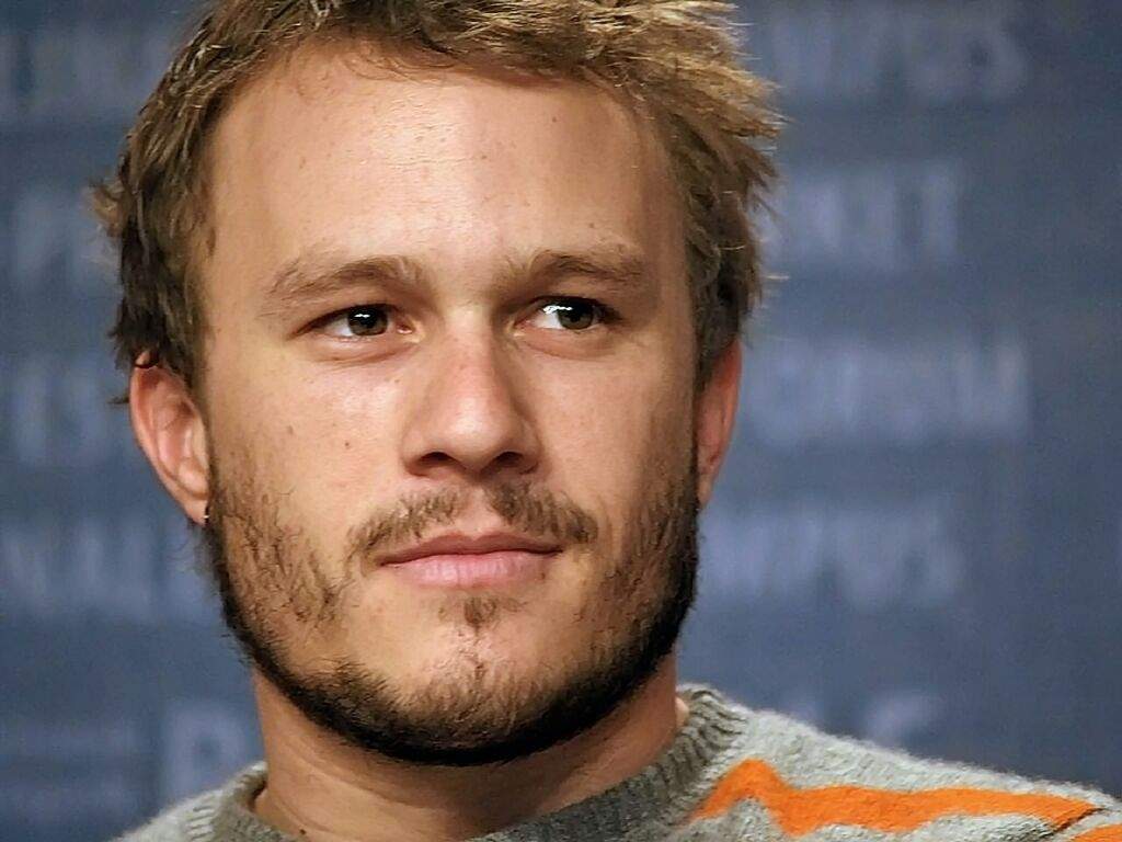 lo-extra-o-la-muerte-de-heath-ledger-accidente-suicidio-o-asesinato-c-mics-amino