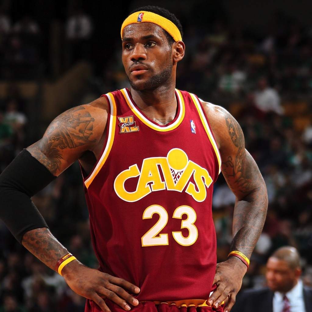 LeBron James: Legendary | Hoops Amino