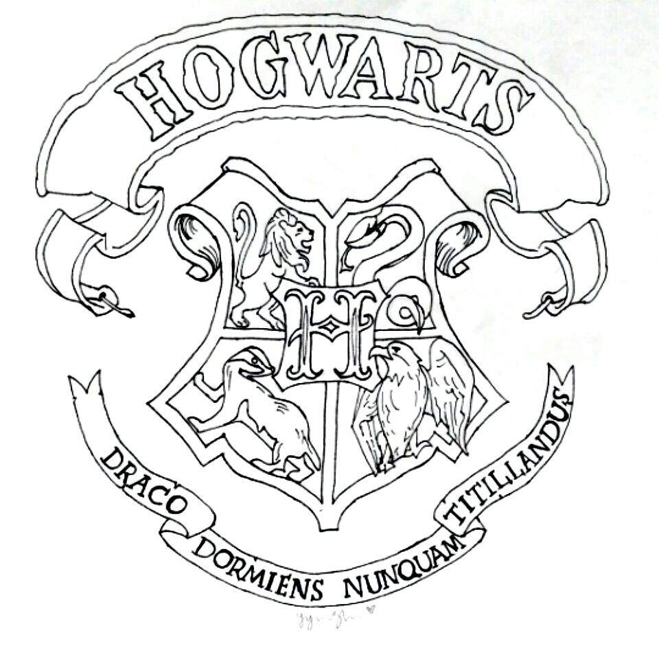 Hogwarts crest drawing  Harry Potter Amino