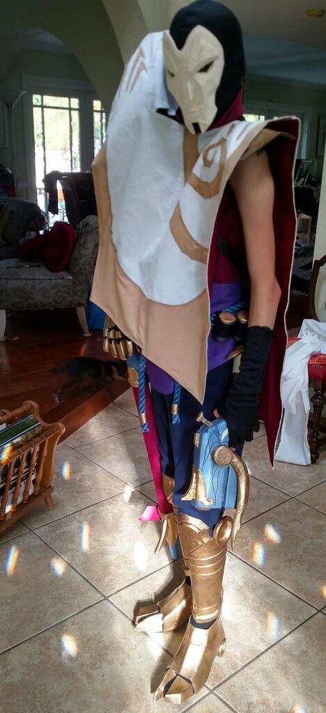 Jhin Cosplay is ready for Anime Expo 2016 | League Of Legends ...