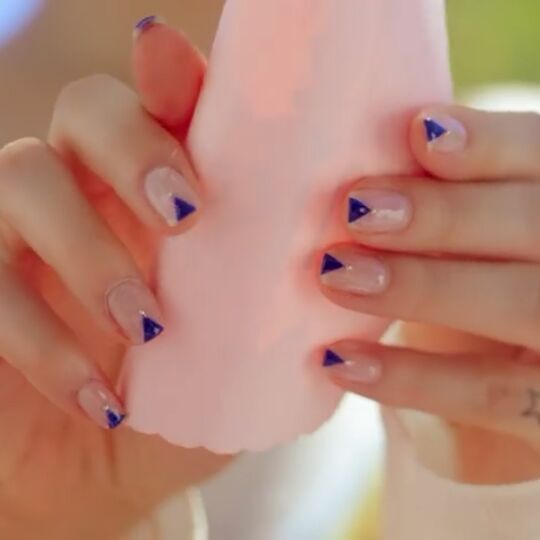 Taeyeons Why Nails Tutorial K Pop Amino