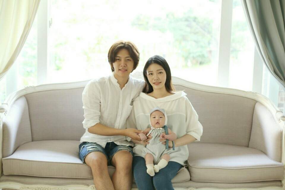 Dongho U Kiss Welcomes Son K Pop Amino