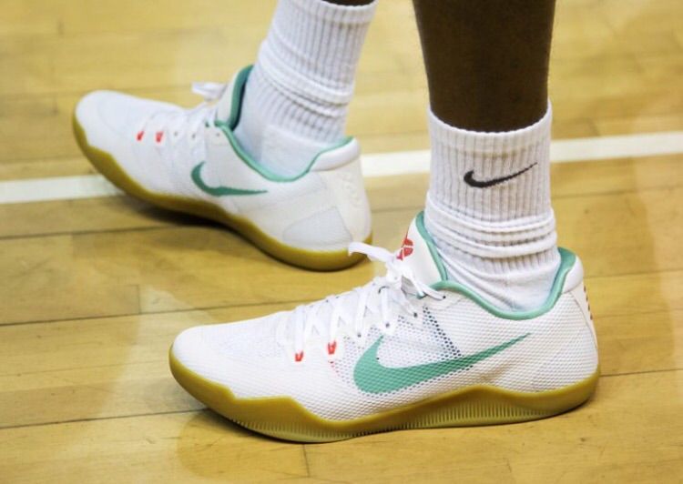 kobe bryant 11s