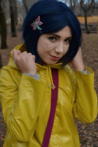 Has anybody ever wondered why coraline dyed her hair blue? | Coraline Amino