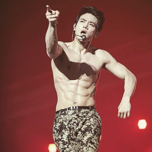 Shirtless Minho | K-Pop Amino