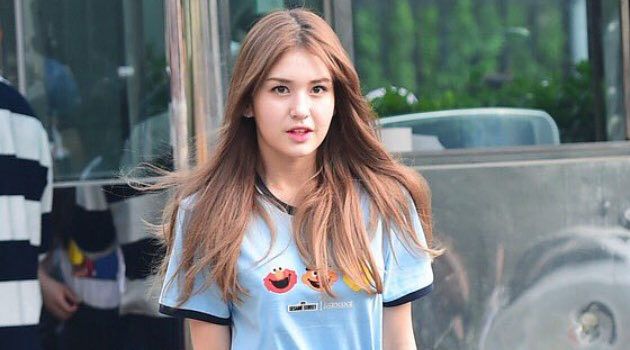 Jeon Somi | Wiki | K-Pop Amino - Jeon Somi's Height Revealed – K-Pop Queen's Stats