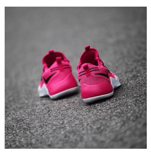 hyperdunk 2015 breast cancer