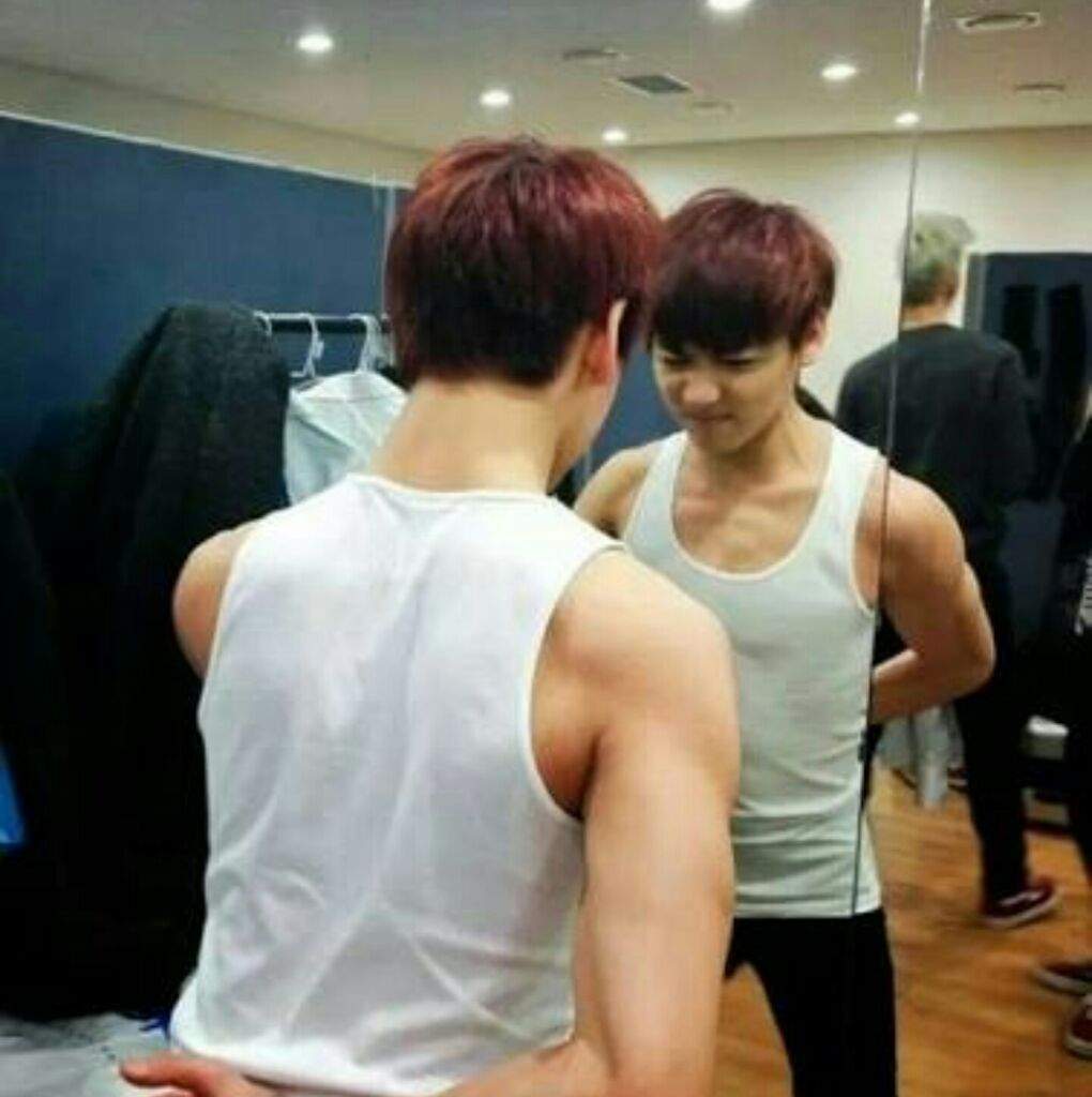 Musculos de Jungkook😱🙊 | •K-Pop• Amino