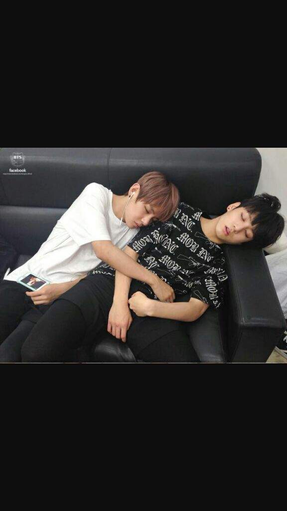 bts v and jungkook sleeping | ARMY's Amino