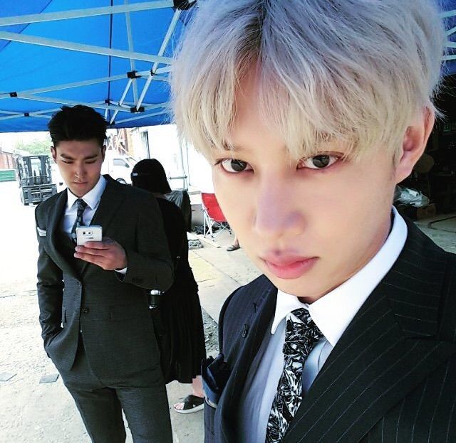 Is It Only Me Who Thinks White Hair Fits Heechul Sooo Damn Much