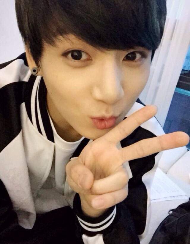 Jungkook Selca | K-Pop Amino