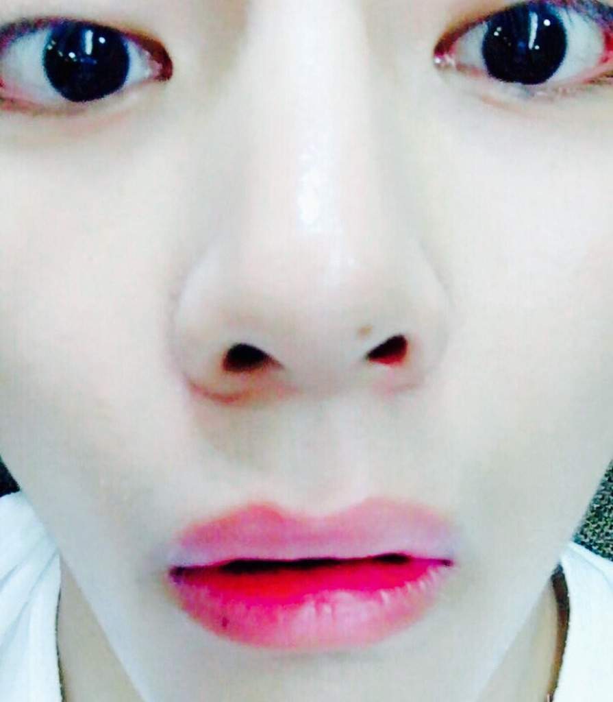 Taehyung Nose Mole 😳 ️ | K-Pop Amino