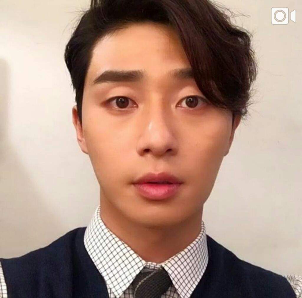 Which Park Seo Joon hairstyle  do you prefer K Drama Amino