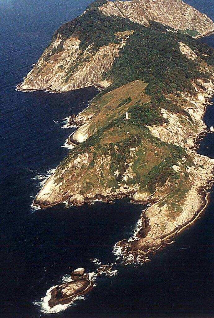 ~Isla de las serpientes, Brasil~ | Terror Amino
