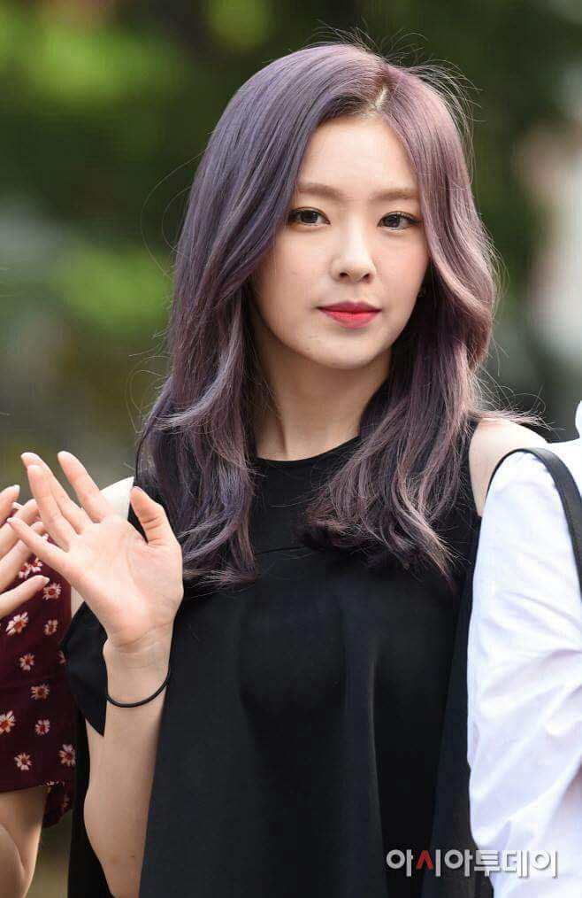 ¿De que color es el cabello de Irene de RV? | •K-Pop• Amino