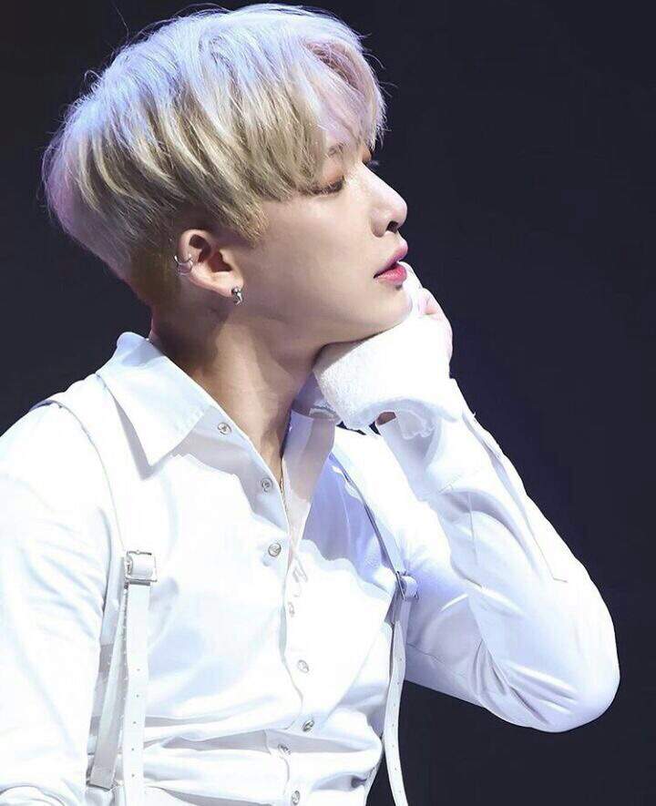 Wonho X Side Profile | MONBEBE Amino