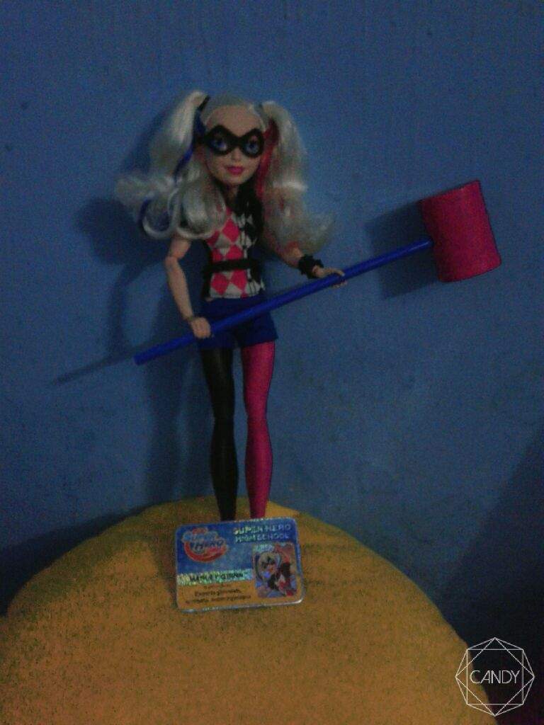 harley quinn muñeca aurrera