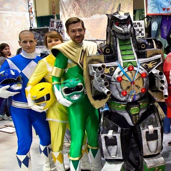 Dragonzord Stomping Around ECCC | Cosplay Amino