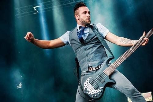 skillet bass player