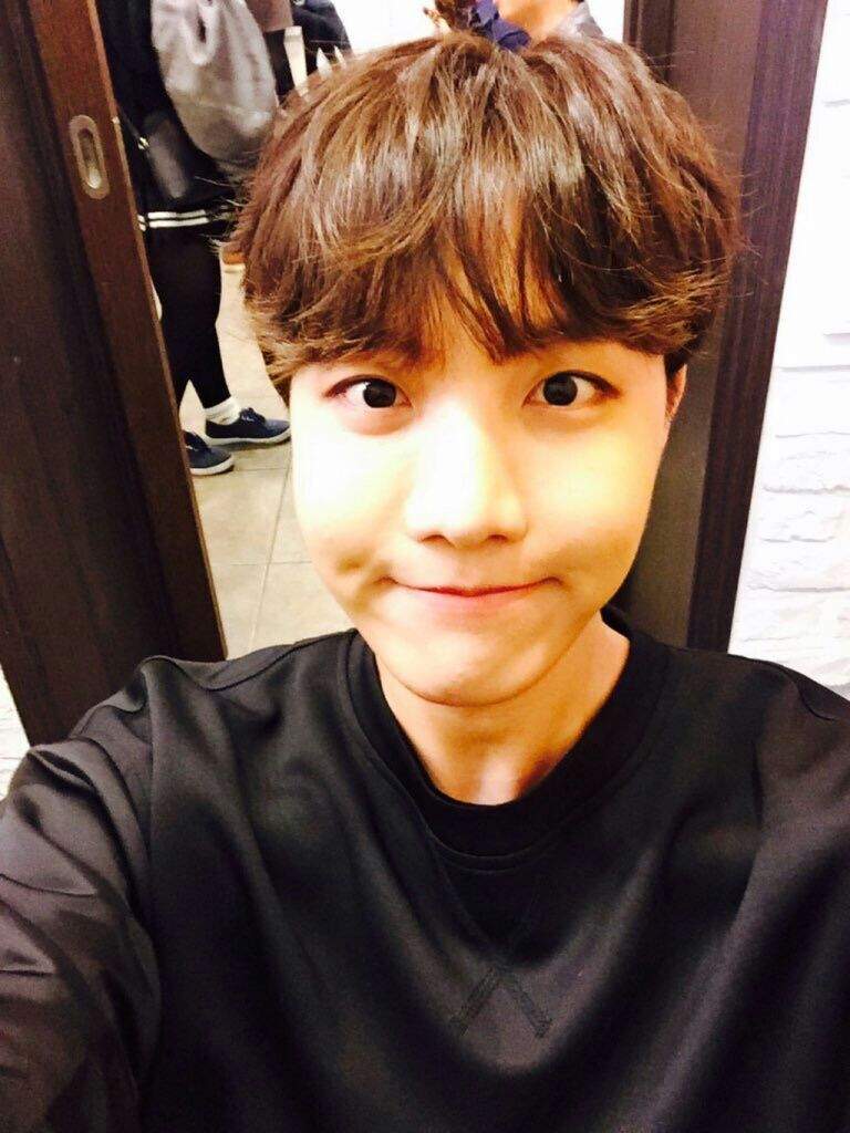 Hobi Dimples😵 | K-Pop Amino