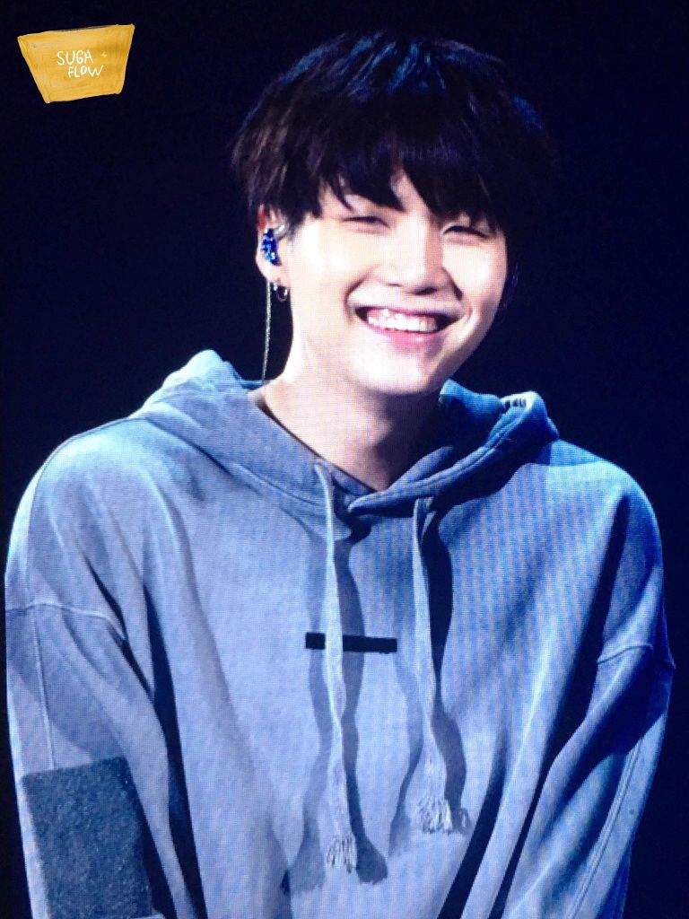 yoongi black hoodie