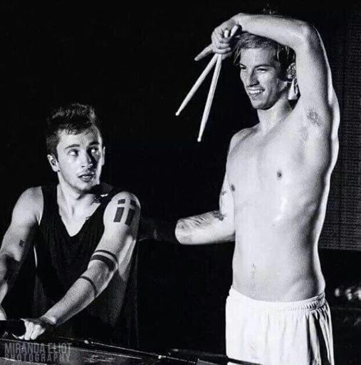 Josh Dun shirtless | Wiki | Clique Amino