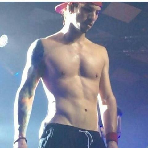 Josh Dun shirtless | Wiki | Clique Amino