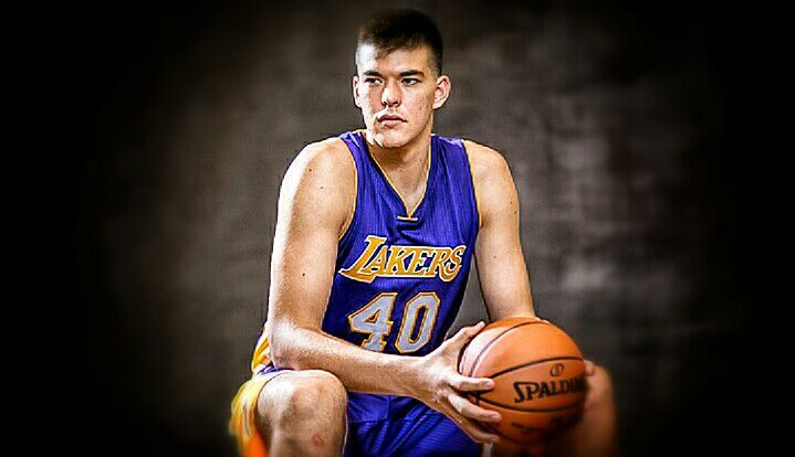 zubac shirt