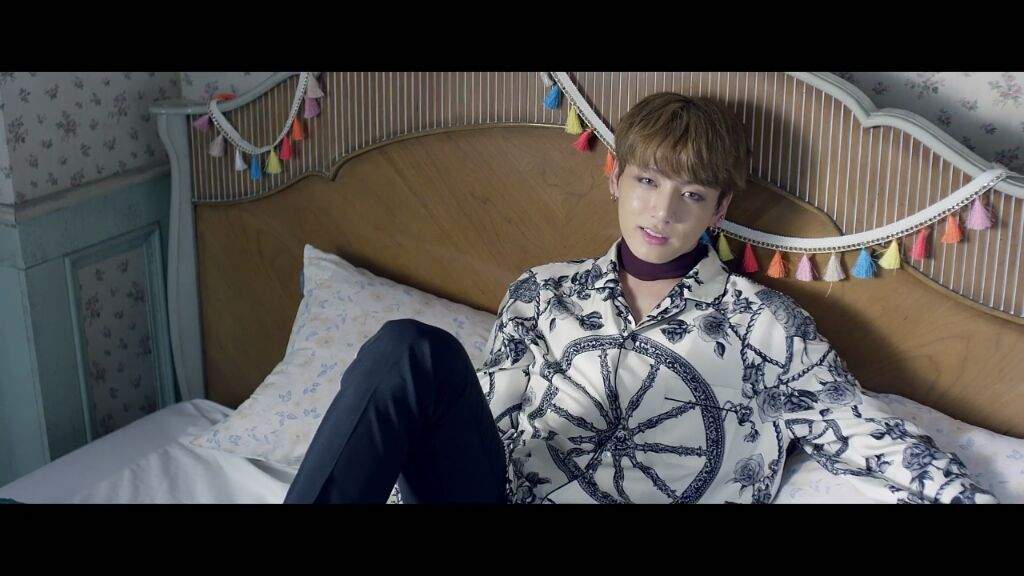 Bts Blood Sweat Tears Mv Screenshots 3 K Pop Amino