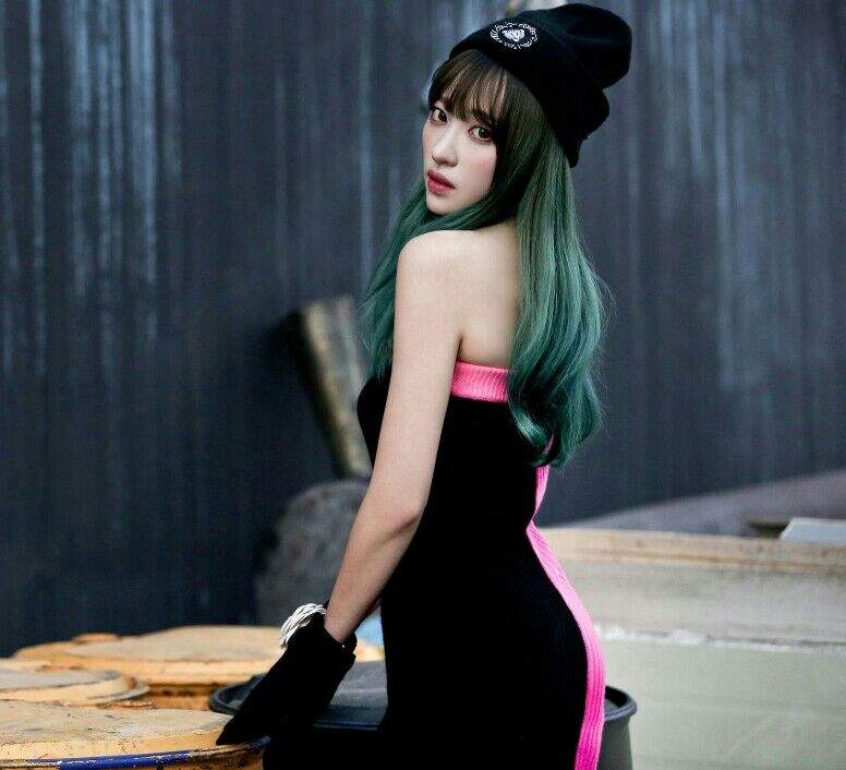 BEST kpop female idols that rocked green hair | K-Pop Amino