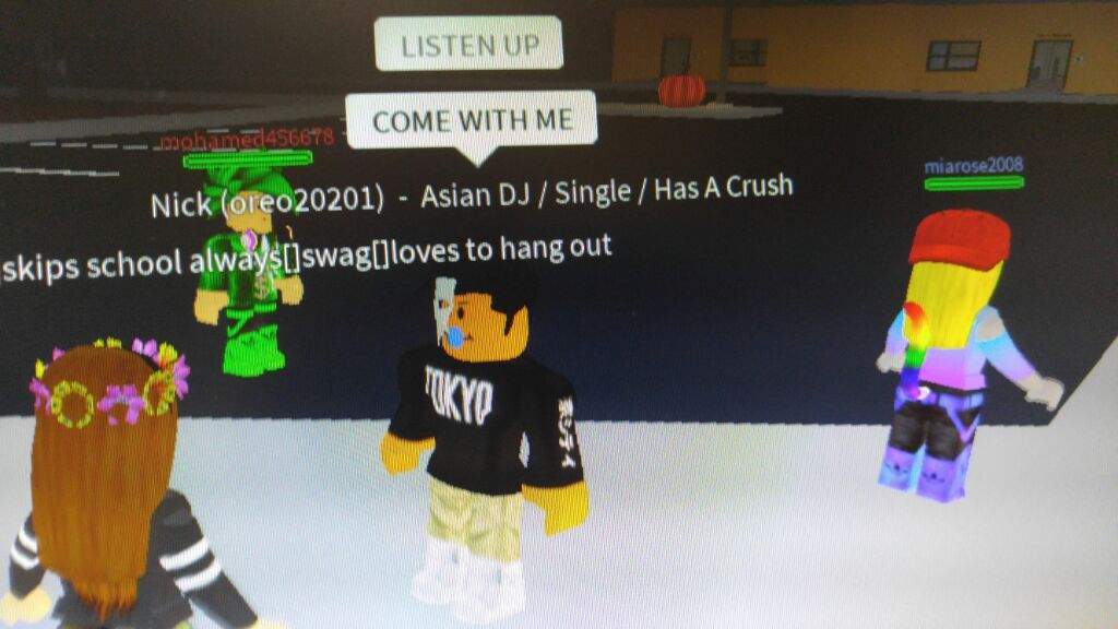 That Guy Trapped Me Roblox Amino - asian roblox avatar