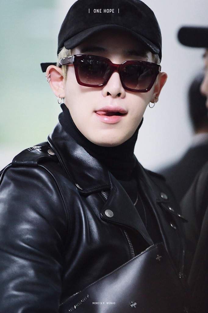 Wonho Airport Fashion 4 | MONBEBE Amino