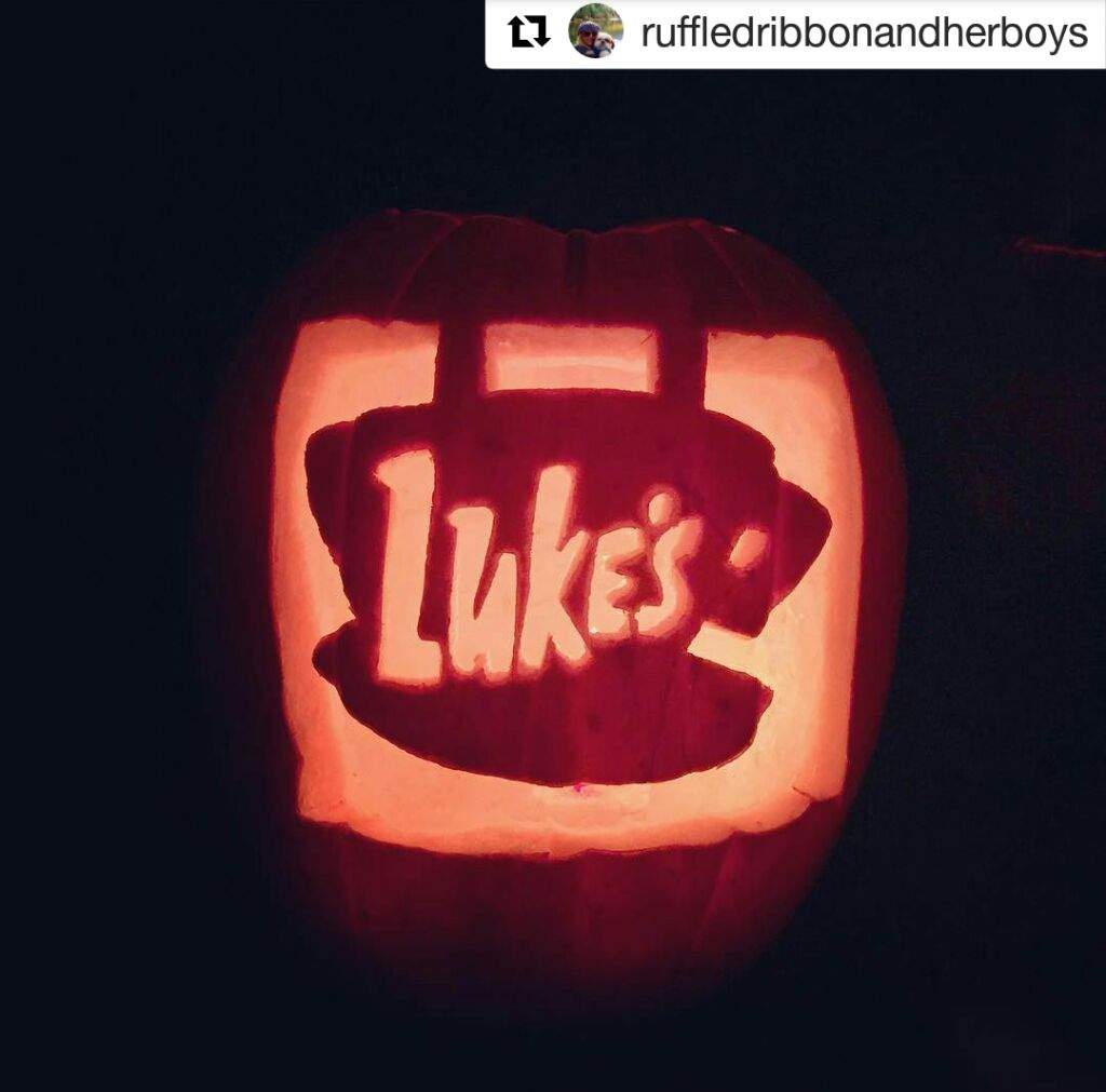 gilmore-girls-pumpkin-carving-gilmore-girls-stars-hollow-amino