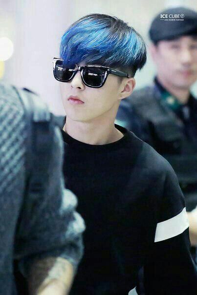 Sexy Men With Blue Hair K Pop Amino