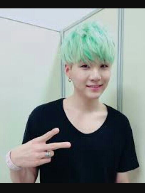 Bts with peace sign | ARMY's Amino
