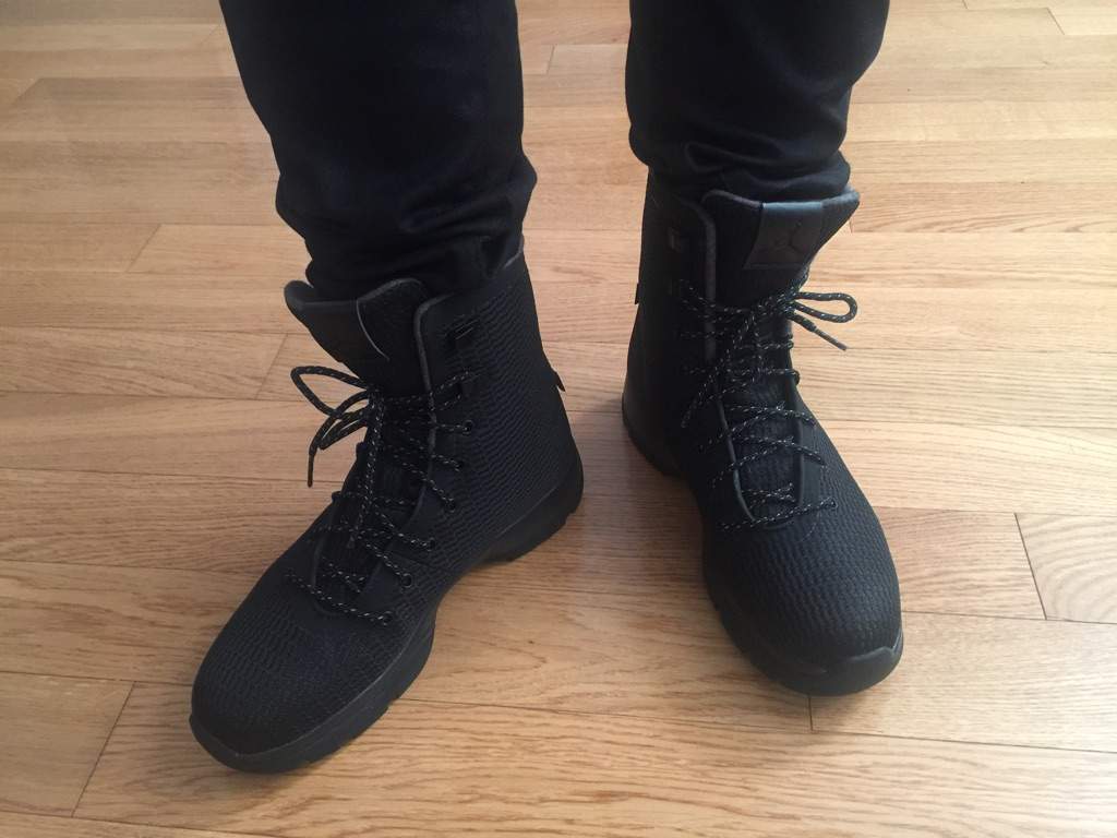 jordan future boots black