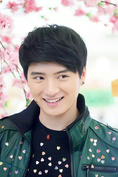 💋Krist Perawat💋 | Wiki | K-Pop Amino