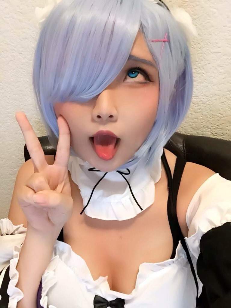 I love this Rem cosplay | Anime Amino