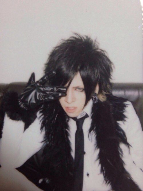 よしあつ | Wiki | Visual Kei Amino